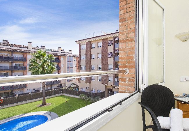 Apartamento en Lloret de Mar - 2ROS01 -Acogedor apartamento de 3 habitaciones con piscina situado cerca de la playa de Fenals (Lloret de Mar) Apartamento en Lloret de Mar - 2ROS01 -Acogedor apartamento de 3 habitaciones con piscina situado cerca de la playa de Fenals (Lloret de Mar)