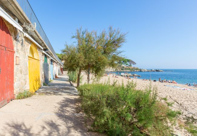 Apartamento en Calella de Palafrugell - 1ROT 02 - Acogedor apartamento de estilo moderno a pocos minutos caminando de la tranquila playa de Calella de Palafrugell Apartamento en Calella de Palafrugell - 1ROT 02 - Acogedor apartamento de estilo moderno a pocos minutos caminando de la tranquila playa de Calella de Palafrugell