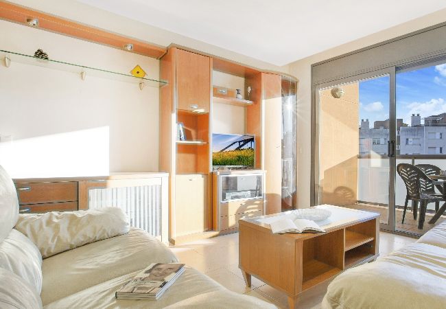 Apartamento en Lloret de Mar - 2STACRIS - Acogedor apartamento para 4 personas con terraza situado en Lloret de Mar (Fenals), cerca de la playa y del centro Apartamento en Lloret de Mar - 2STACRIS - Acogedor apartamento para 4 personas con terraza situado en Lloret de Mar (Fenals), cerca de la playa y del centro