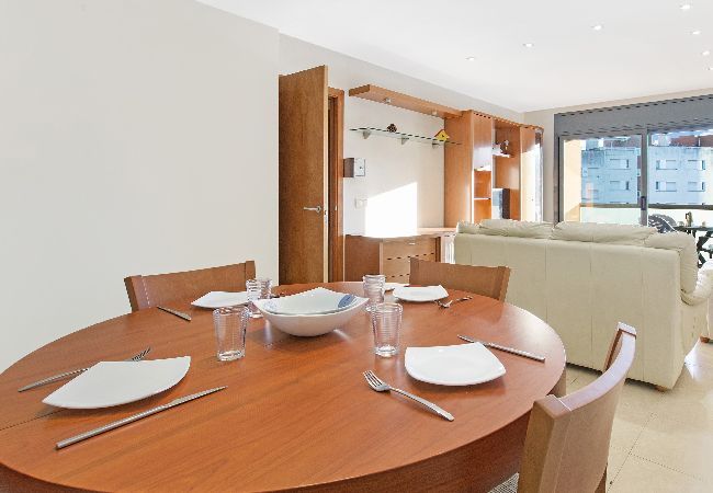 Apartamento en Lloret de Mar - 2STACRIS - Acogedor apartamento para 4 personas con terraza situado en Lloret de Mar (Fenals), cerca de la playa y del centro Apartamento en Lloret de Mar - 2STACRIS - Acogedor apartamento para 4 personas con terraza situado en Lloret de Mar (Fenals), cerca de la playa y del centro