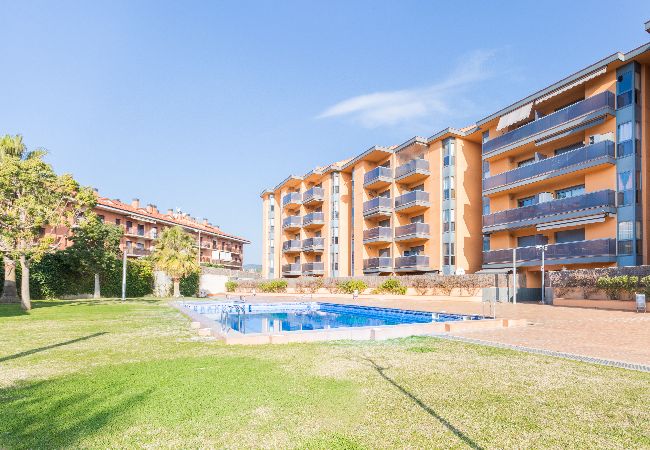 Apartamento en Lloret de Mar - 2STACRIS06 - Acogedor apartamento para 6 personas con terraza situado en Lloret de Mar (Fenals), cerca de la playa y del centro. Apartamento en Lloret de Mar - 2STACRIS06 - Acogedor apartamento para 6 personas con terraza situado en Lloret de Mar (Fenals), cerca de la playa y del centro.