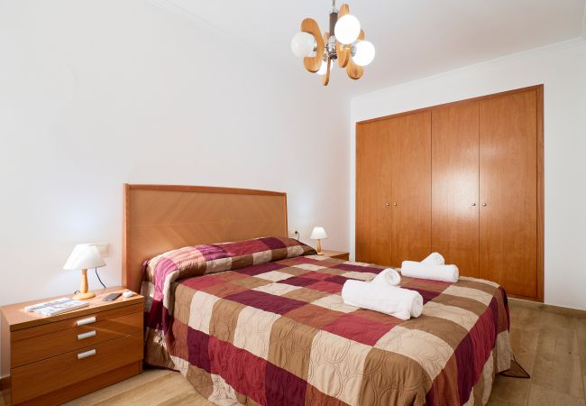 Apartamento en Lloret de Mar - 2STACRIS06 - Acogedor apartamento para 6 personas con terraza situado en Lloret de Mar (Fenals), cerca de la playa y del centro. Apartamento en Lloret de Mar - 2STACRIS06 - Acogedor apartamento para 6 personas con terraza situado en Lloret de Mar (Fenals), cerca de la playa y del centro.