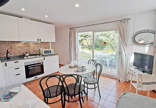 Bungalow en Llafranc - 1SIR 01 - Apartamento sencillo situado en Llafranc, a solo 200m de la playa y del centro del pueblo Bungalow en Llafranc - 1SIR 01 - Apartamento sencillo situado en Llafranc, a solo 200m de la playa y del centro del pueblo