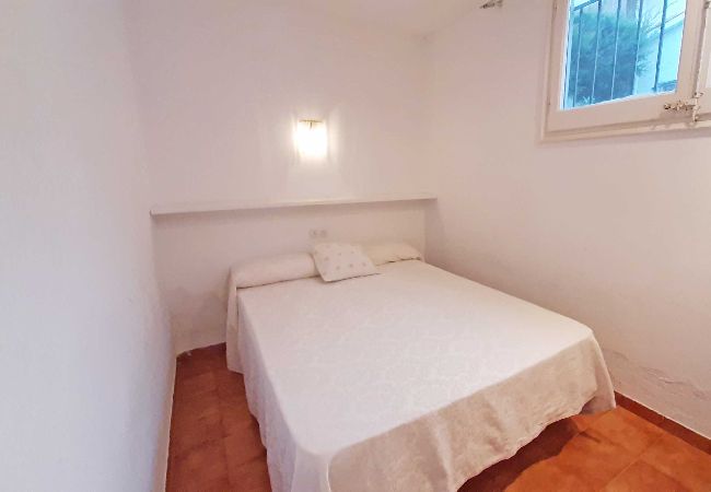 Bungalow en Llafranc - 1SIR 01 - Apartamento sencillo situado en Llafranc, a solo 200m de la playa y del centro del pueblo Bungalow en Llafranc - 1SIR 01 - Apartamento sencillo situado en Llafranc, a solo 200m de la playa y del centro del pueblo