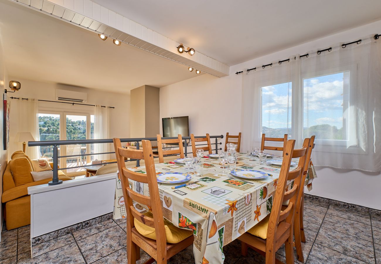 Villa en Lloret de Mar - 2SOPH01 - Acogedora casa con piscina privada para 8 personas situada en una zona residencial muy tranquila.