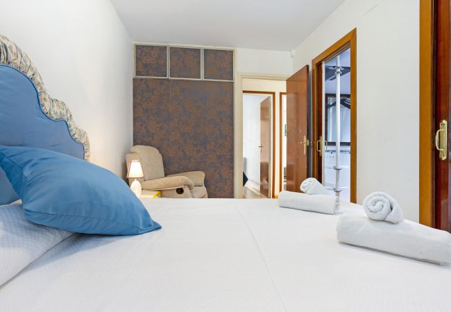 Apartamento en Blanes -  2SAP1 - Precioso apartamento para 6 personas situado en el centro de Blanes en primera línea de mar con magnificas vistas al mar.  Apartamento en Blanes -  2SAP1 - Precioso apartamento para 6 personas situado en el centro de Blanes en primera línea de mar con magnificas vistas al mar.