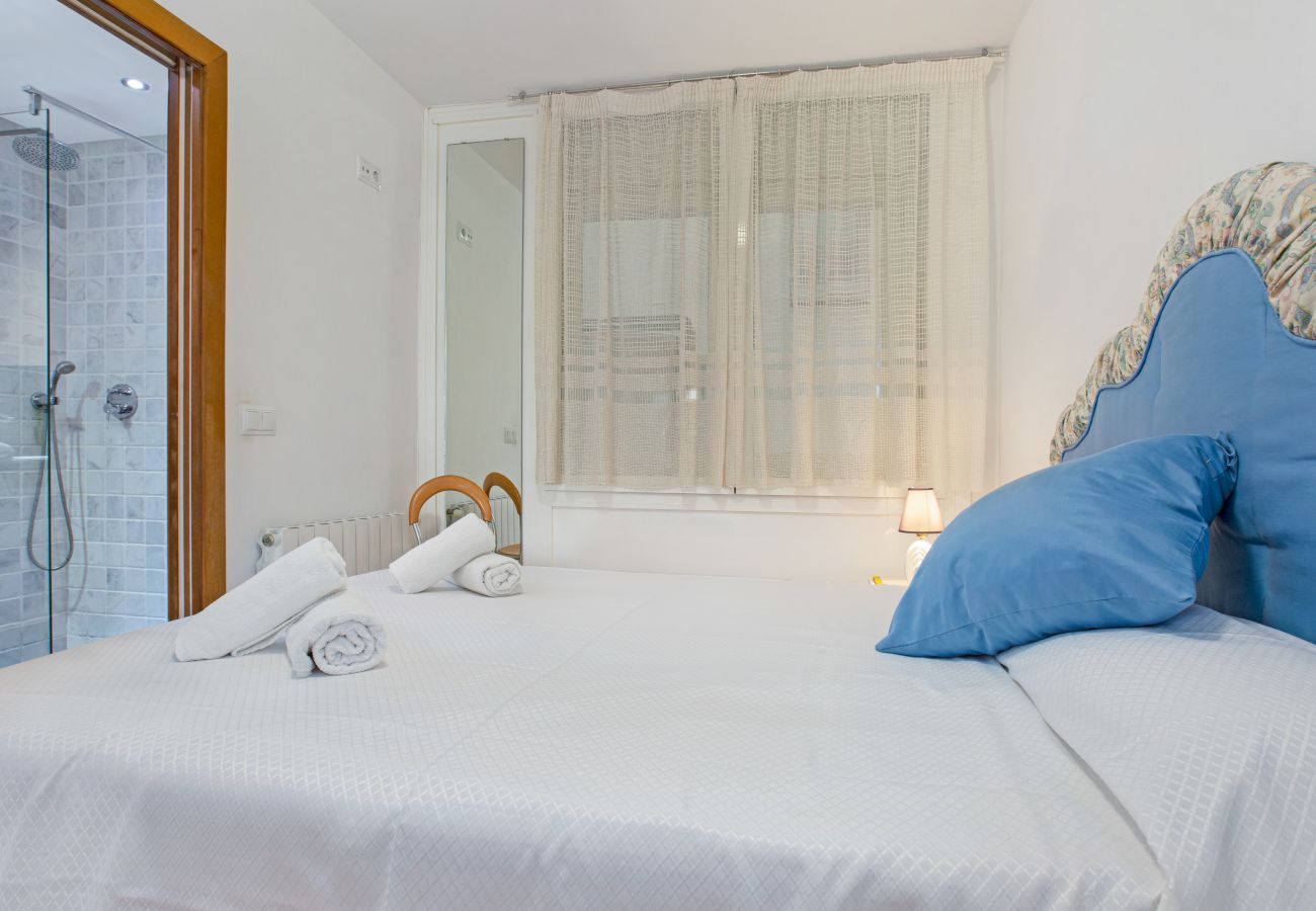 Apartamento en Blanes -  2SAP1 - Precioso apartamento para 6 personas situado en el centro de Blanes en primera línea de mar con magnificas vistas al mar. 