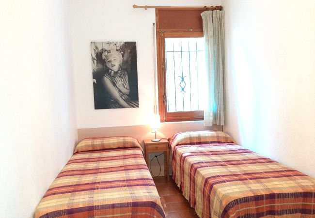 Apartamento en Llafranc - 1AL 01 - Apartamento sencillo con terraza cerca de la playa de Llafranc Apartamento en Llafranc - 1AL 01 - Apartamento sencillo con terraza cerca de la playa de Llafranc