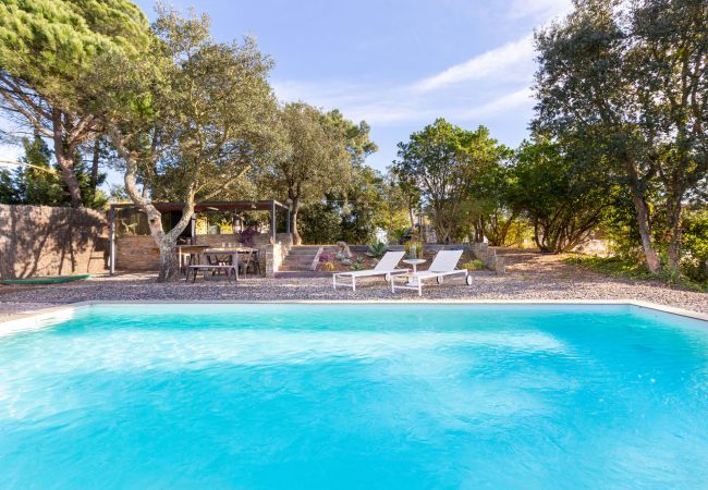 Villa en Lloret de Mar - 2CAST01 - Espectacular casa con piscina privada e impresionantes vistas al mar situada en una zona residencial tranquila a tan sólo 3 km de la playa. Villa en Lloret de Mar - 2CAST01 - Espectacular casa con piscina privada e impresionantes vistas al mar situada en una zona residencial tranquila a tan sólo 3 km de la playa.
