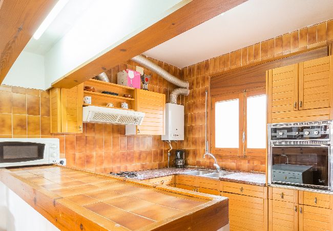 Villa en Lloret de Mar - 2MTC - Casa con piscina privada y vistas al mar situada en una zona residencial tranquila a tan sólo 3 km de la bonita playa de Canyelles Villa en Lloret de Mar - 2MTC - Casa con piscina privada y vistas al mar situada en una zona residencial tranquila a tan sólo 3 km de la bonita playa de Canyelles