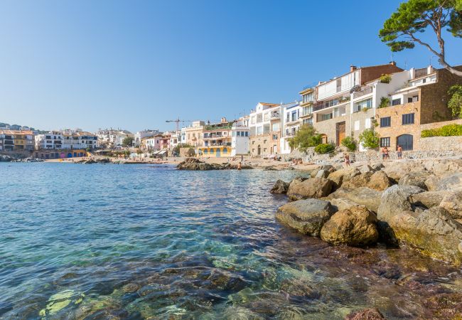 Apartamento en Calella de Palafrugell - 1 LLAD 2 - Apartamento con terraza cerca de la playa de Calella de Palafrugell