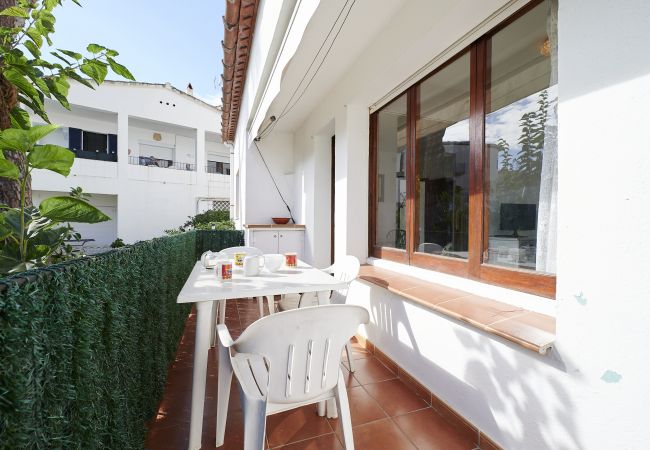 Apartamento en Calella de Palafrugell - 1 LLAD 2 - Apartamento con terraza cerca de la playa de Calella de Palafrugell