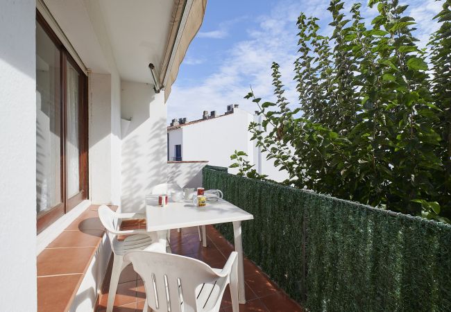 Apartamento en Calella de Palafrugell - 1 LLAD 2 - Apartamento con terraza cerca de la playa de Calella de Palafrugell