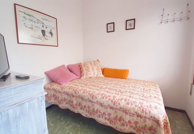 Apartamento en Calella de Palafrugell - 1 LLAD 2 - Apartamento con terraza cerca de la playa de Calella de Palafrugell Apartamento en Calella de Palafrugell - 1 LLAD 2 - Apartamento con terraza cerca de la playa de Calella de Palafrugell