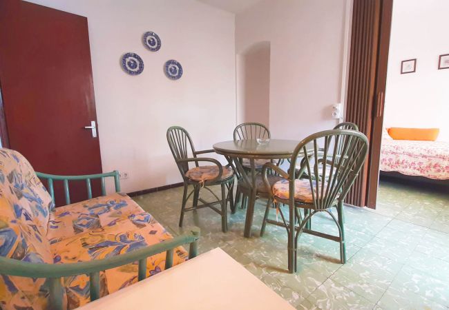 Apartamento en Calella de Palafrugell - 1 LLAD 2 - Apartamento con terraza cerca de la playa de Calella de Palafrugell Apartamento en Calella de Palafrugell - 1 LLAD 2 - Apartamento con terraza cerca de la playa de Calella de Palafrugell