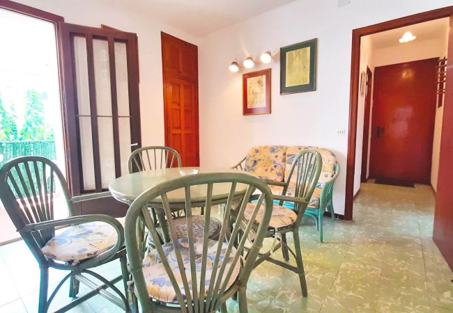 Apartamento en Calella de Palafrugell - 1 LLAD 2 - Apartamento con terraza cerca de la playa de Calella de Palafrugell Apartamento en Calella de Palafrugell - 1 LLAD 2 - Apartamento con terraza cerca de la playa de Calella de Palafrugell