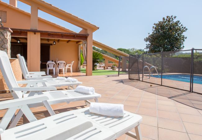 Villa en Vidreres - 2CIP01-10pax - Casa con capacidad para 10 personas y piscina privada situada en una zona tranquila