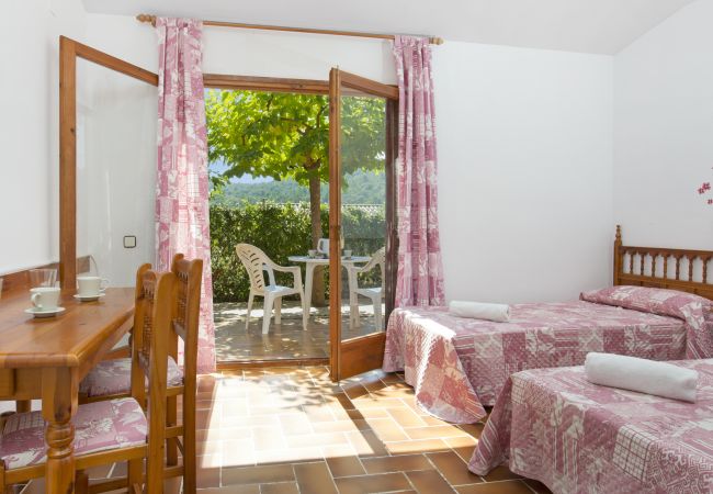 Villa en Vidreres - 2CIP01-14pax - Casa con capacidad para 14 personas y piscina privada situada en una zona tranquila Villa en Vidreres - 2CIP01-14pax - Casa con capacidad para 14 personas y piscina privada situada en una zona tranquila