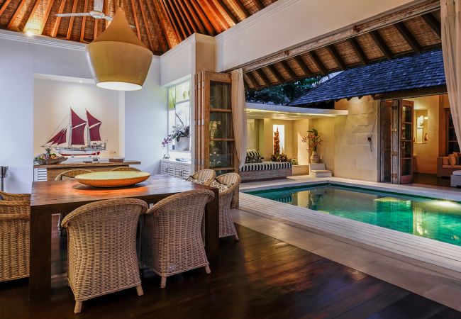 Villa en Seminyak -  Jajaliluna-  Casa de lujo cerca de la playa en Bali Villa en Seminyak -  Jajaliluna-  Casa de lujo cerca de la playa en Bali