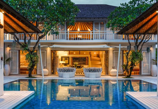 Villa en Seminyak -  Jajaliluna-  Casa de lujo cerca de la playa en Bali Villa en Seminyak -  Jajaliluna-  Casa de lujo cerca de la playa en Bali