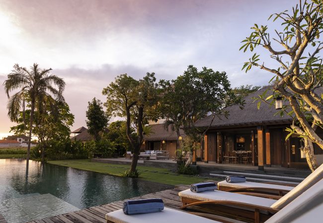 Villa en Mengwi - Bangkuang - Villa con piscina cerca de la playa de Bali Villa en Mengwi - Bangkuang - Villa con piscina cerca de la playa de Bali