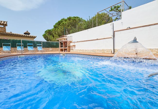 Villa en Blanes - 2MARINA01 - Casa con piscina privada en zona residencial Villa en Blanes - 2MARINA01 - Casa con piscina privada en zona residencial