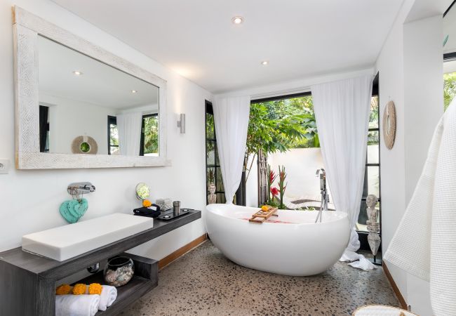 Villa en Ubud - Lora- Bonita casa de 1 habitación con piscina en Bali Villa en Ubud - Lora- Bonita casa de 1 habitación con piscina en Bali