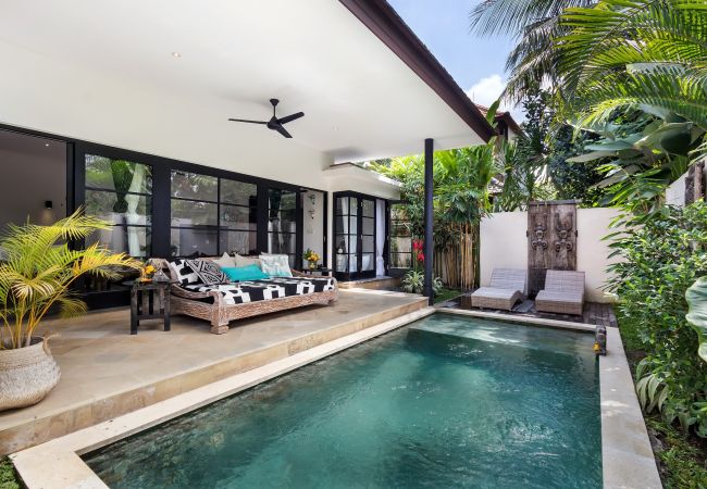 Villa en Ubud - Lora- Bonita casa de 1 habitación con piscina en Bali