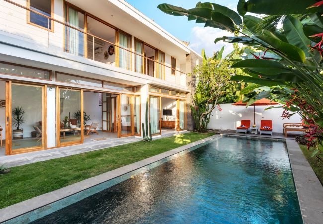 Villa en Mengwi - Manusa - Bonita casa de 4 habitaciones con piscina en Bali
