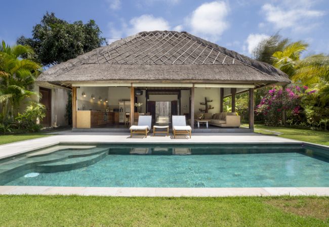 Villa en Uluwatu - Akilea Estate - espectacular casa de 14 habitaciones con piscina en Bali