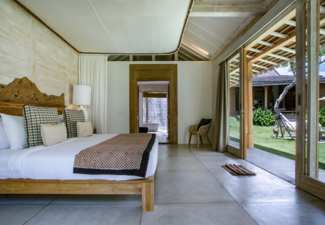 Villa en Kerobokan - Alea - Espectacular casa de 5 habitaciones con piscina en Bali Villa en Kerobokan - Alea - Espectacular casa de 5 habitaciones con piscina en Bali