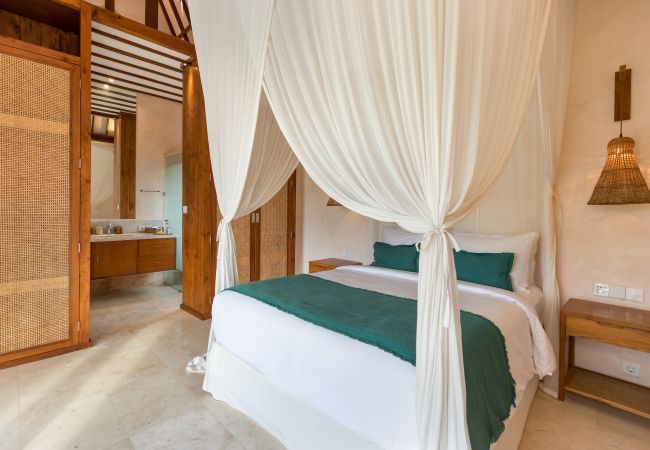 Villa en Kerobokan - Alea Estate- Espectacular casa de 18 personas con piscina en Bali Villa en Kerobokan - Alea Estate- Espectacular casa de 18 personas con piscina en Bali