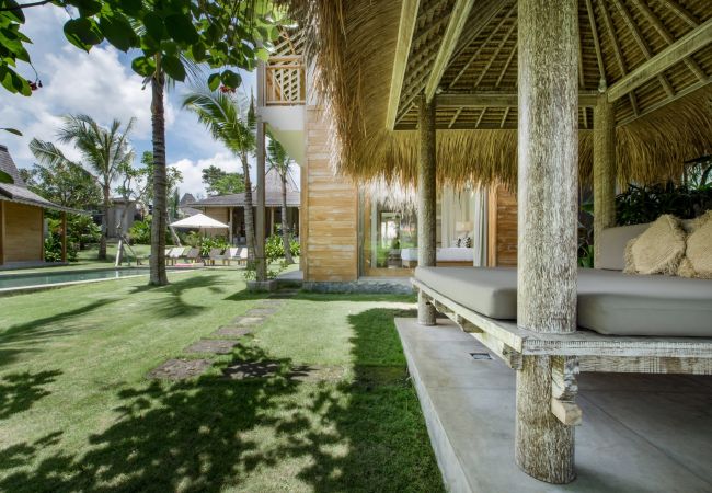 Villa en Kerobokan - Alea Estate- Espectacular casa de 18 personas con piscina en Bali Villa en Kerobokan - Alea Estate- Espectacular casa de 18 personas con piscina en Bali