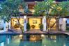 Villa en Kerobokan - Amrina- Casa de 3 habitacions con piscina en Bali Villa en Kerobokan - Amrina- Casa de 3 habitacions con piscina en Bali
