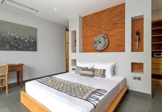 Villa en Kerobokan - Castil di Udara - Villa de 4 habitaciones con piscina en Bali Villa en Kerobokan - Castil di Udara - Villa de 4 habitaciones con piscina en Bali