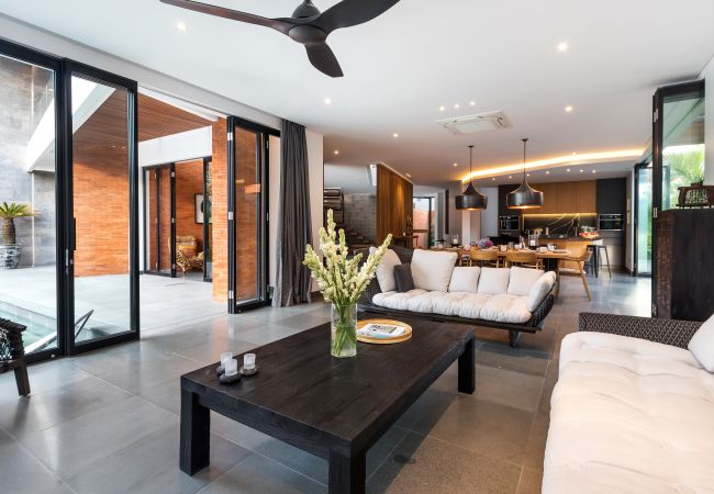 Villa en Kerobokan - Castil di Udara - Villa de 4 habitaciones con piscina en Bali Villa en Kerobokan - Castil di Udara - Villa de 4 habitaciones con piscina en Bali