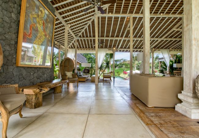 Villa en Kerobokan - Mannao - Espectacular casa de 8 habitaciones con piscina en Bali Villa en Kerobokan - Mannao - Espectacular casa de 8 habitaciones con piscina en Bali