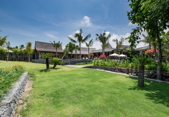 Villa en Kerobokan - Mannao - Espectacular casa de 8 habitaciones con piscina en Bali Villa en Kerobokan - Mannao - Espectacular casa de 8 habitaciones con piscina en Bali