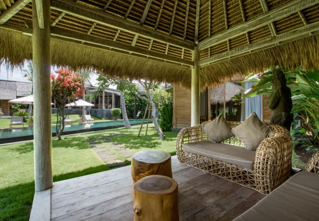 Villa en Kerobokan - Mannao - Espectacular casa de 8 habitaciones con piscina en Bali Villa en Kerobokan - Mannao - Espectacular casa de 8 habitaciones con piscina en Bali