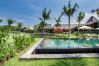 Villa en Kerobokan - Mannao - Espectacular casa de 8 habitaciones con piscina en Bali Villa en Kerobokan - Mannao - Espectacular casa de 8 habitaciones con piscina en Bali