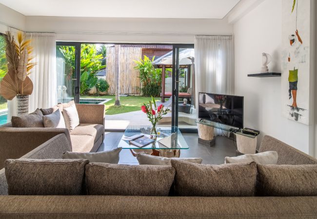 Villa en Seminyak - Wiana- Villa para 6 personas con piscina cerca de la playa de Bali Villa en Seminyak - Wiana- Villa para 6 personas con piscina cerca de la playa de Bali