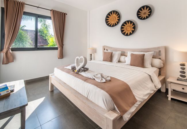 Villa en Seminyak - Wiana- Villa para 6 personas con piscina cerca de la playa de Bali Villa en Seminyak - Wiana- Villa para 6 personas con piscina cerca de la playa de Bali