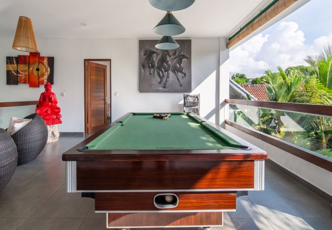 Villa en Seminyak - Wiana- Villa para 6 personas con piscina cerca de la playa de Bali Villa en Seminyak - Wiana- Villa para 6 personas con piscina cerca de la playa de Bali
