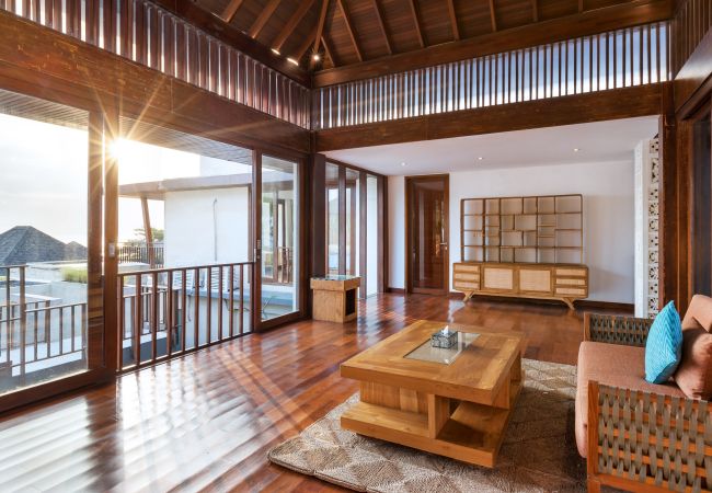 Villa en Seminyak - The chands three A- Casa en primera línea de 3 habitaciones con impresionantes vistas al mar de Bali