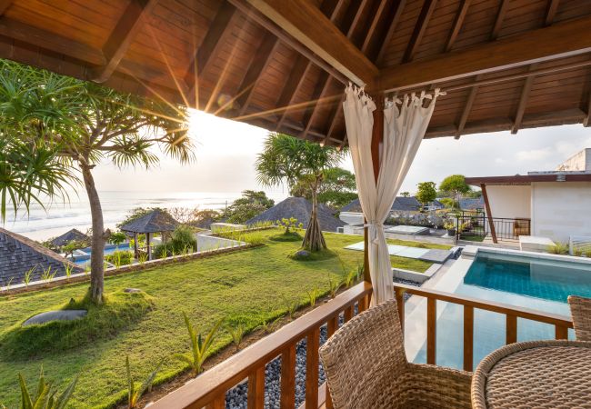 Villa en Seminyak - The chands three A- Casa en primera línea de 3 habitaciones con impresionantes vistas al mar de Bali