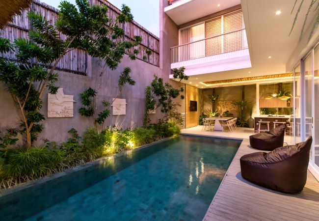 Villa en Seminyak - Swan 3 - Villa de 2 habitaciones con piscina en Bali Villa en Seminyak - Swan 3 - Villa de 2 habitaciones con piscina en Bali