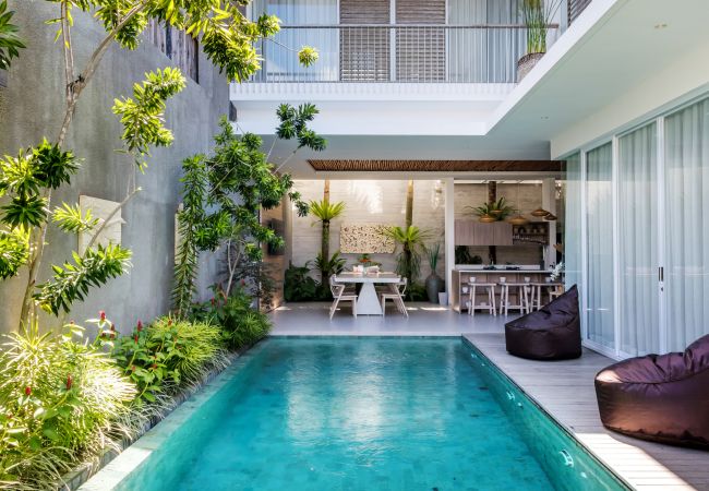 Villa en Seminyak - Swan 3 - Villa de 2 habitaciones con piscina en Bali Villa en Seminyak - Swan 3 - Villa de 2 habitaciones con piscina en Bali