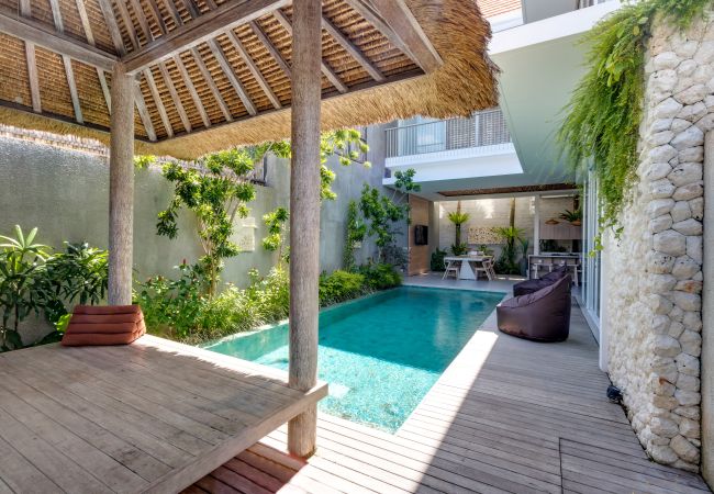 Villa en Seminyak - Swan 3 - Villa de 2 habitaciones con piscina en Bali Villa en Seminyak - Swan 3 - Villa de 2 habitaciones con piscina en Bali