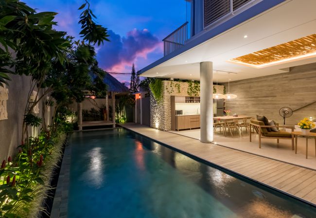 Villa en Seminyak - Swan 1 - Villa de 2 habitaciones con piscina en Bali Villa en Seminyak - Swan 1 - Villa de 2 habitaciones con piscina en Bali