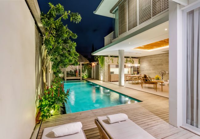 Villa en Seminyak - Swan 2 - Villa de 2 habitaciones con piscina en Bali Villa en Seminyak - Swan 2 - Villa de 2 habitaciones con piscina en Bali